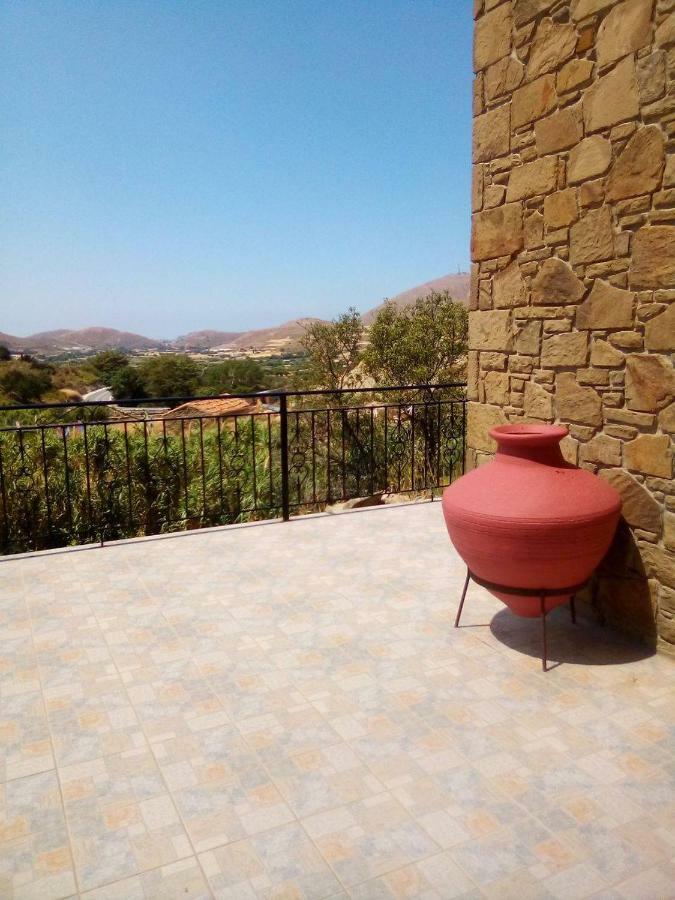 فيلا Stone House Of Panos Kornos المظهر الخارجي الصورة